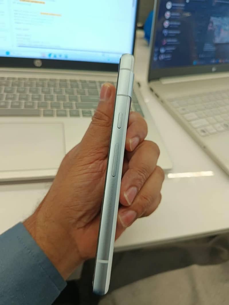 Google Pixel 7a 3