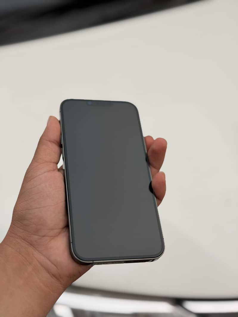 Apple iPhone 13 Pro Max 4