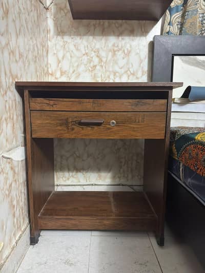 Laptop and Study table for sale