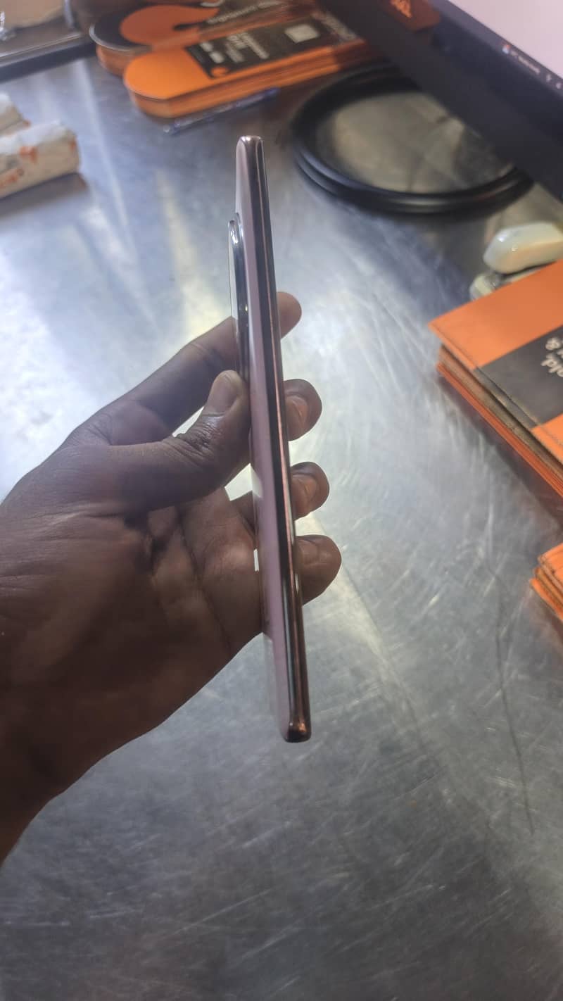 Infinix Zero 40 4