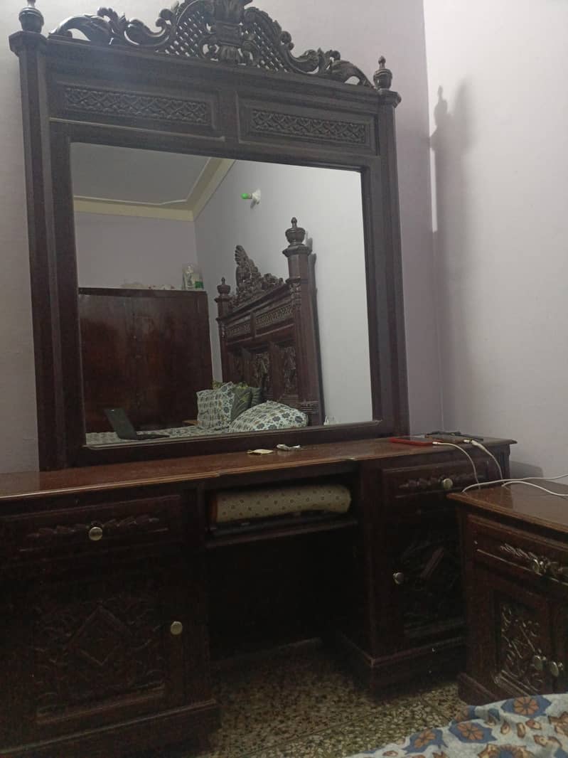 dressing table 1
