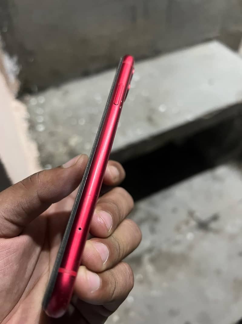 Apple iPhone 11 3