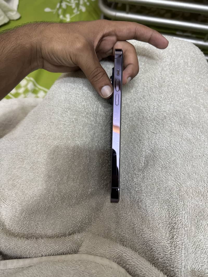 iPhone 14 Pro Max jv 1