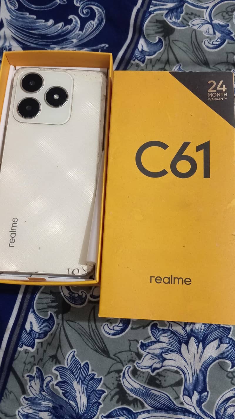 Realme C61 0