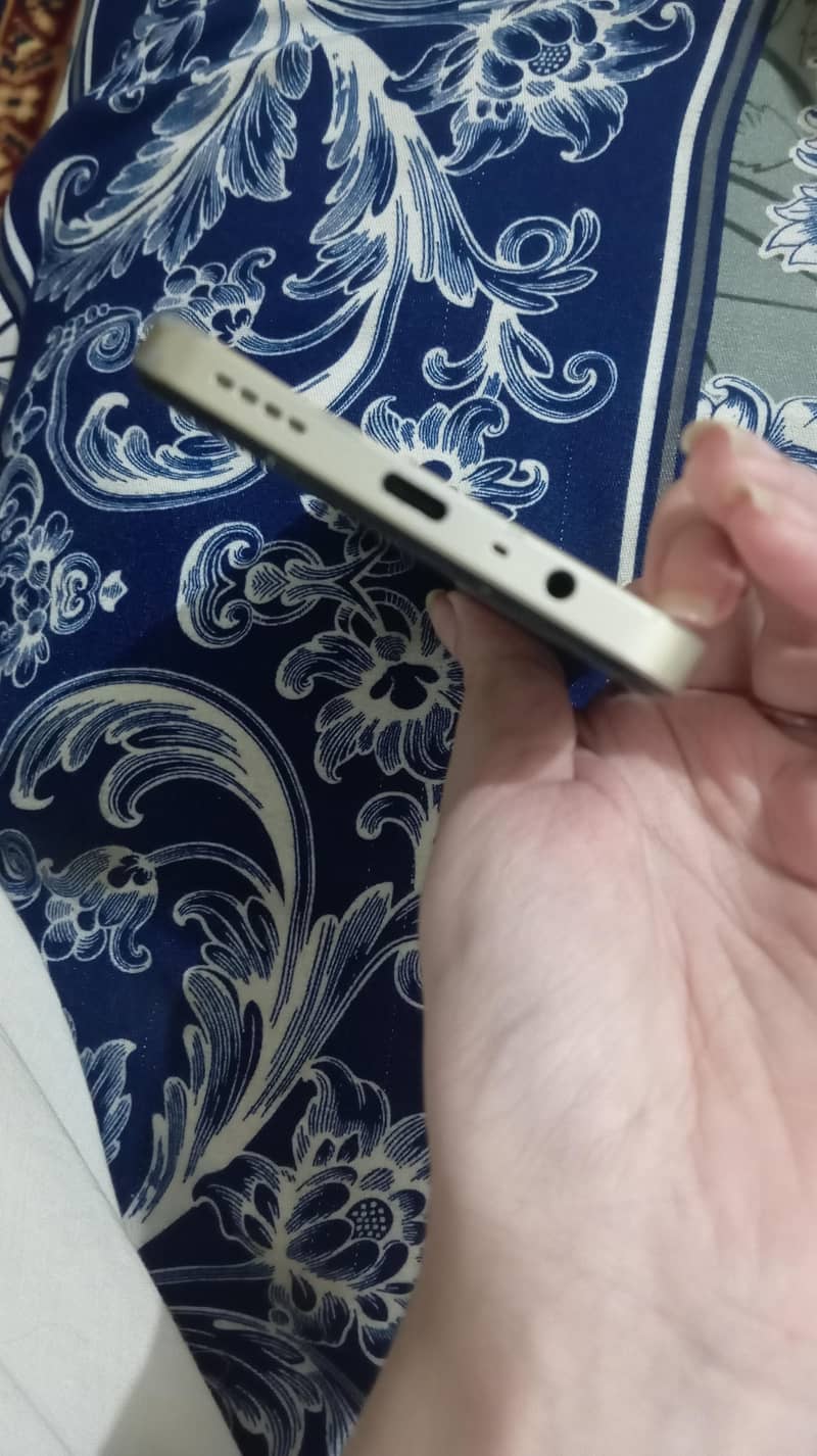 Realme C61 1