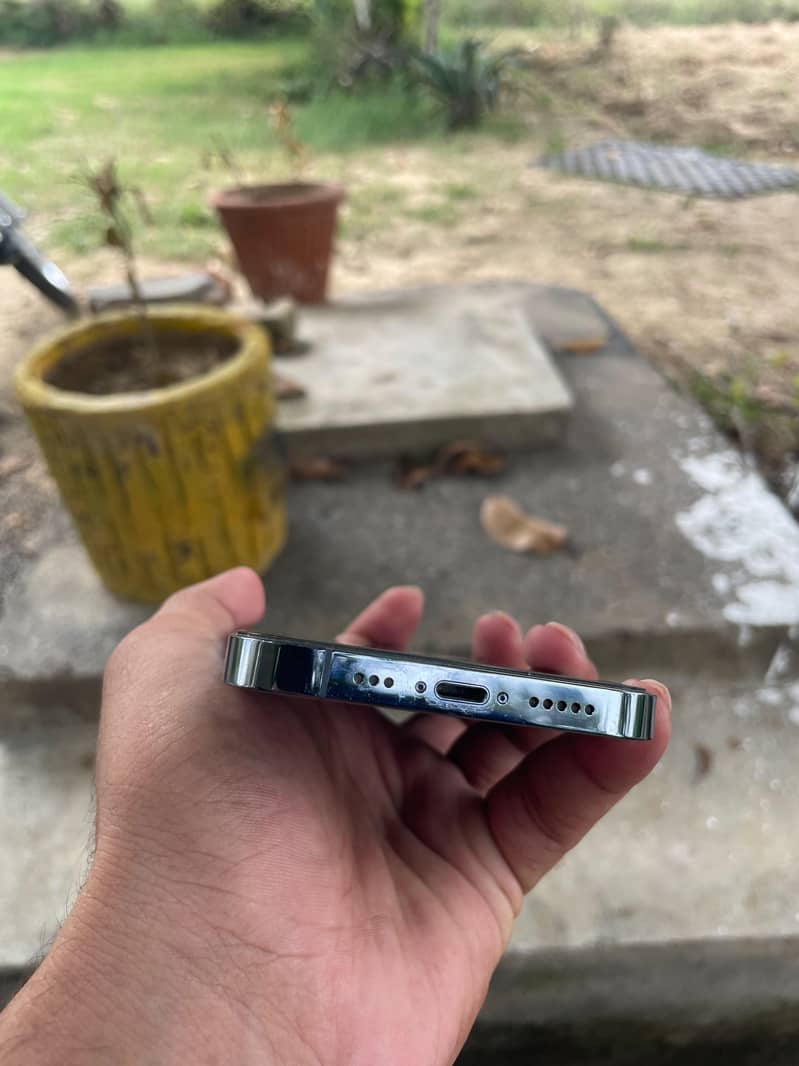 Apple iPhone 13 Pro 2