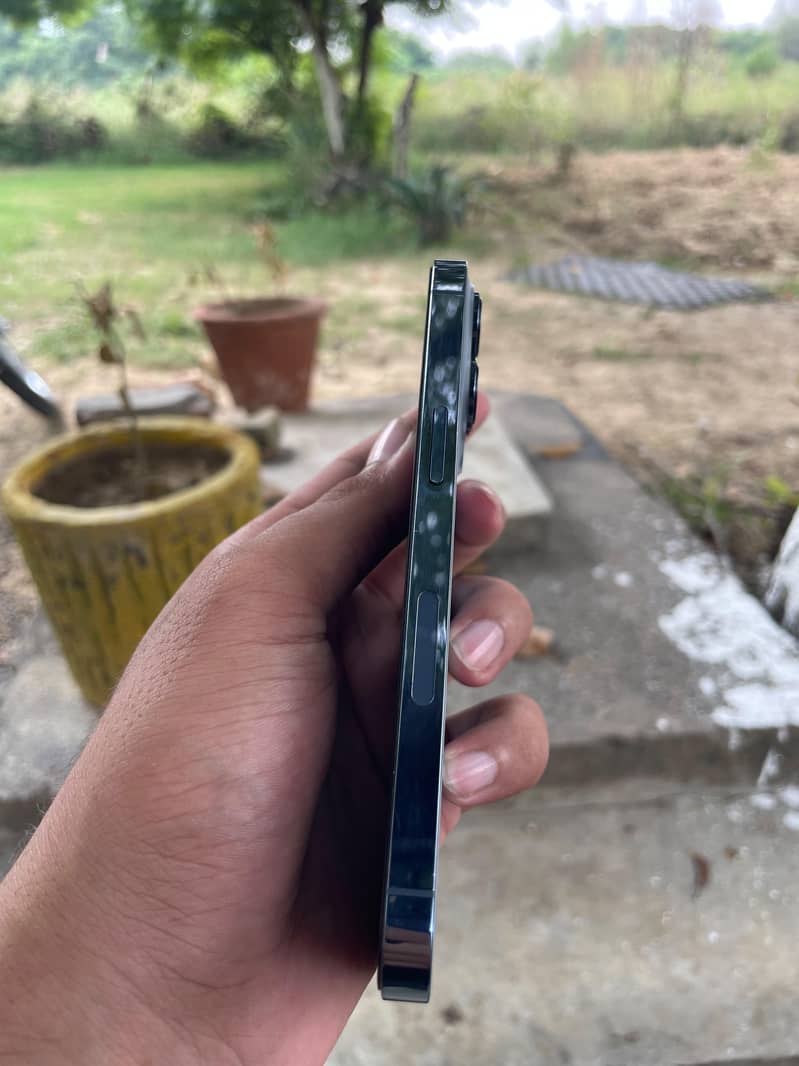 Apple iPhone 13 Pro 3