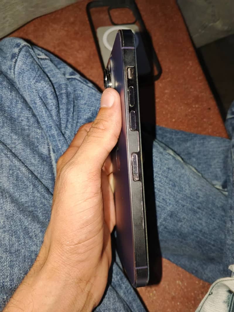 Apple iPhone 14 Pro Max 4