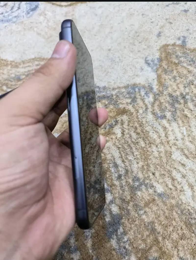 Google Pixel 8 4