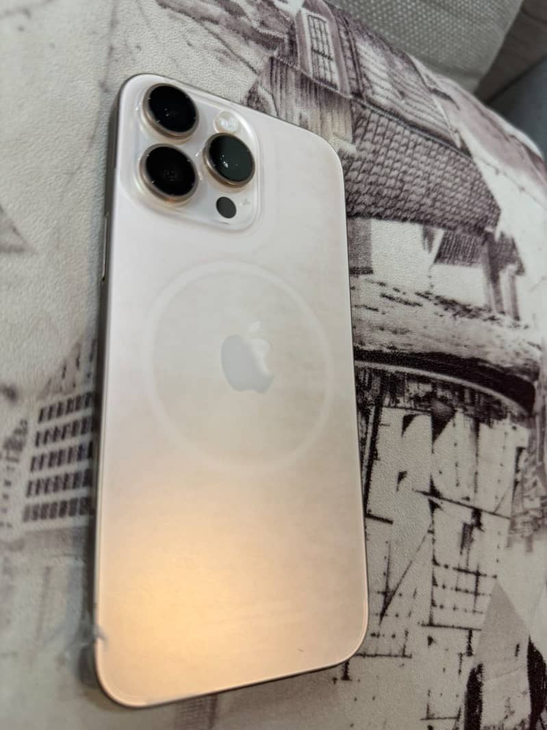 Apple iPhone 16 Pro Max 5