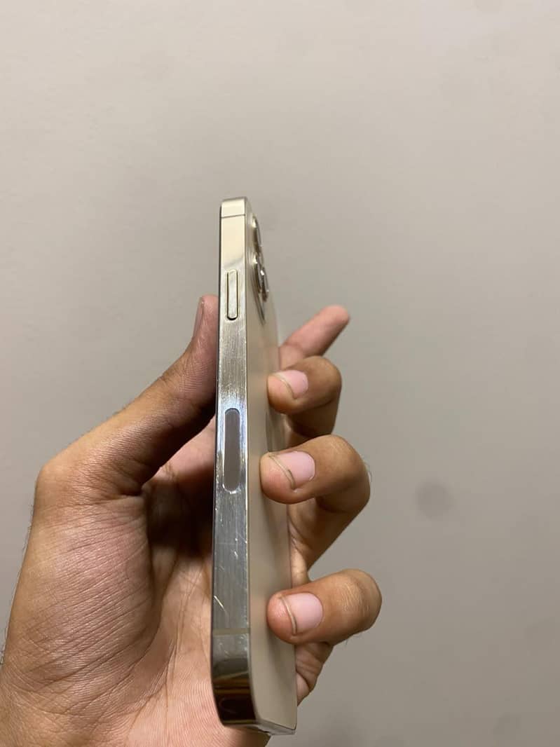 Apple iPhone 12 Pro 2