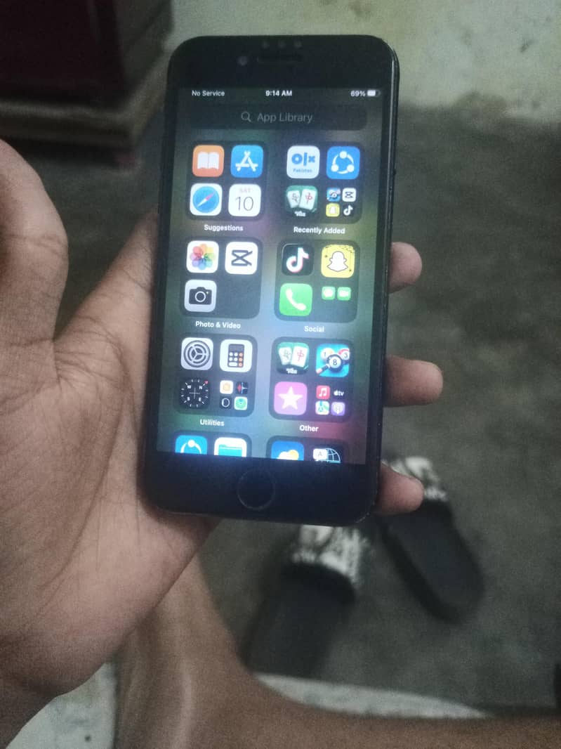 Apple iPhone 7 1