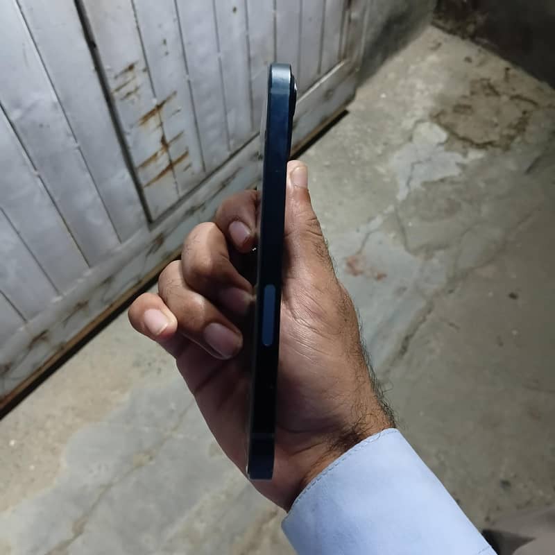 IPhone 13 jv 1