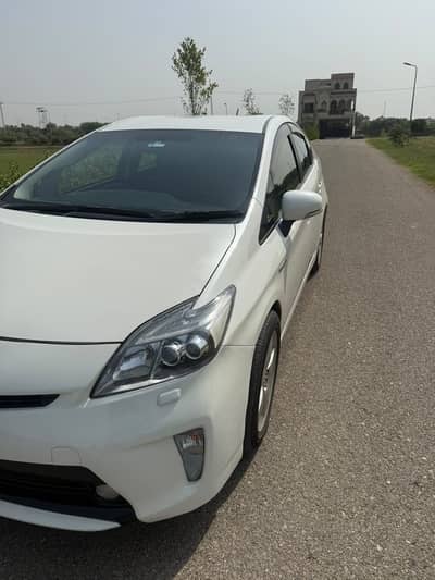Toyota Prius G LED