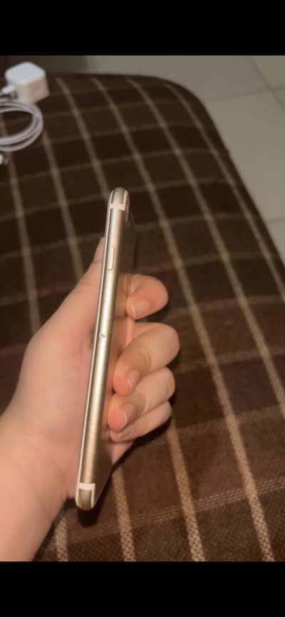 One hand touch hand use phone ‍↕