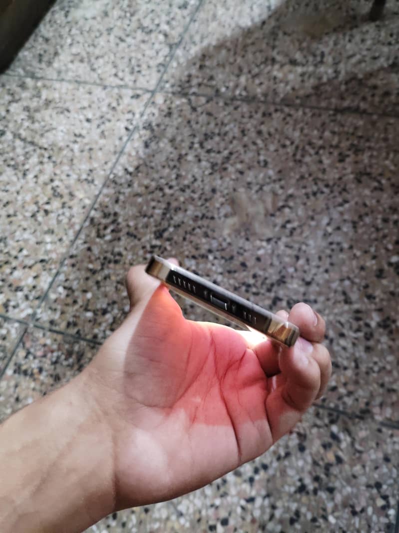 Apple iPhone 13 Pro 6