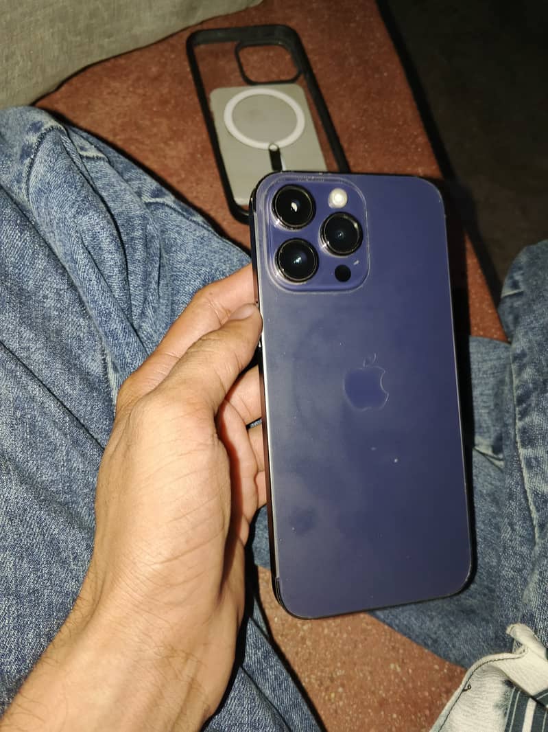 Apple iPhone 14 Pro Max 1