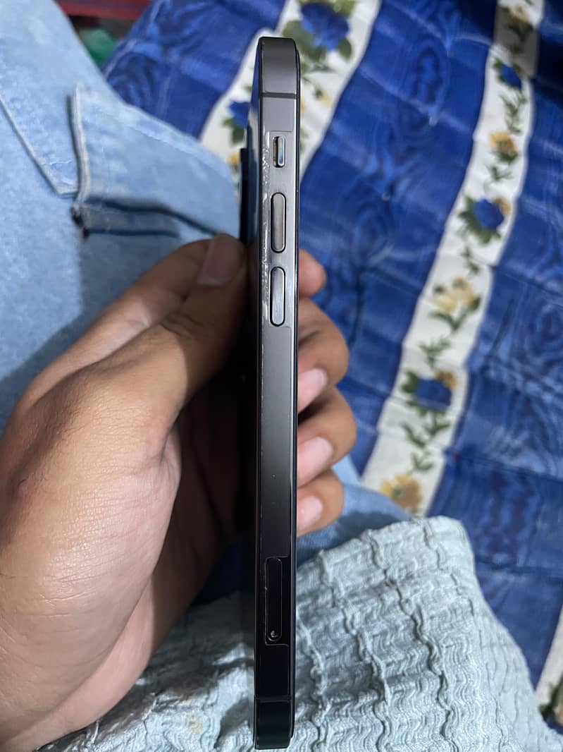 Apple iPhone 12 Pro 1