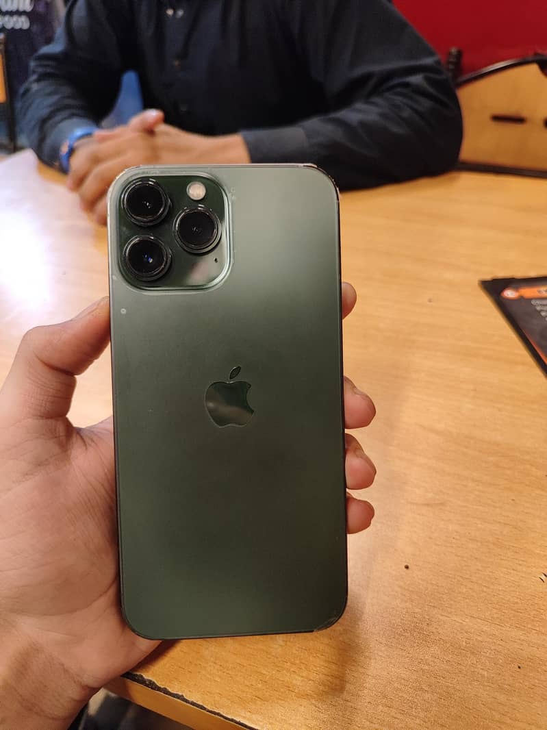 Apple iPhone 13 Pro Max 1