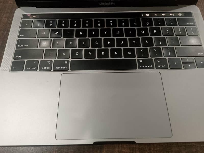 Apple macbook Pro 1