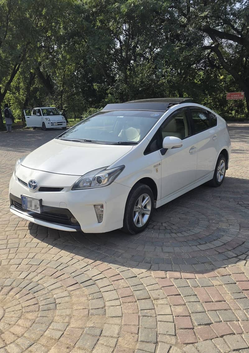 Toyota Prius 2014 4