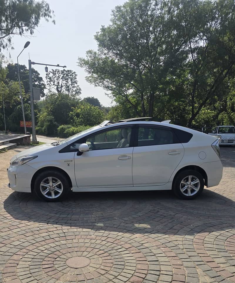 Toyota Prius 2014 10