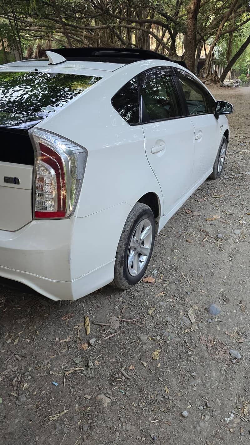 Toyota Prius 2014 16