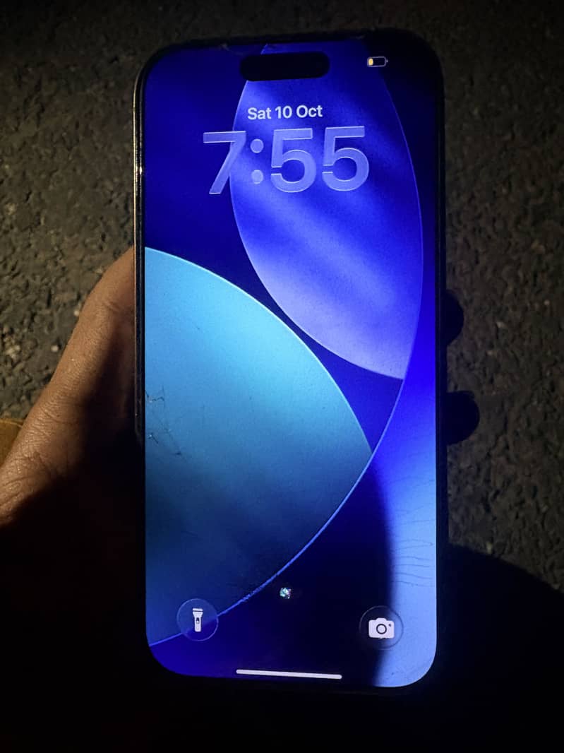 Apple iPhone 16 Pro 0
