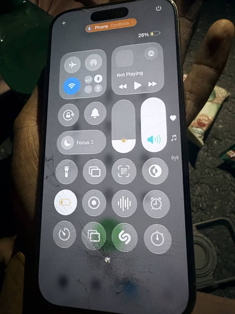 Apple iPhone 16 Pro 2