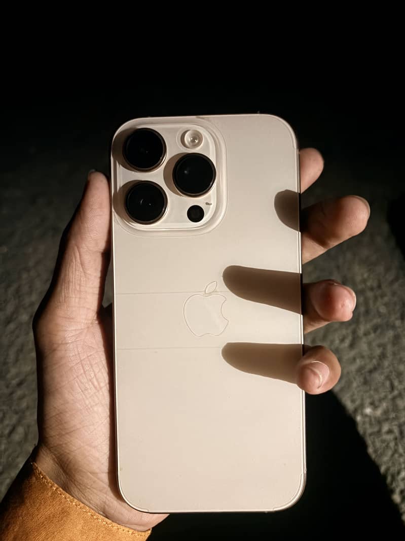 Apple iPhone 16 Pro 6
