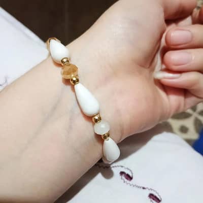Elegant White Droplet Bracelet for Girls