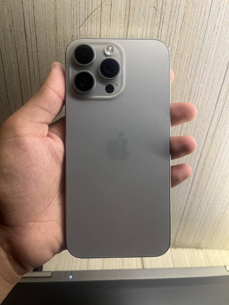Apple iPhone 15 Pro Max 0