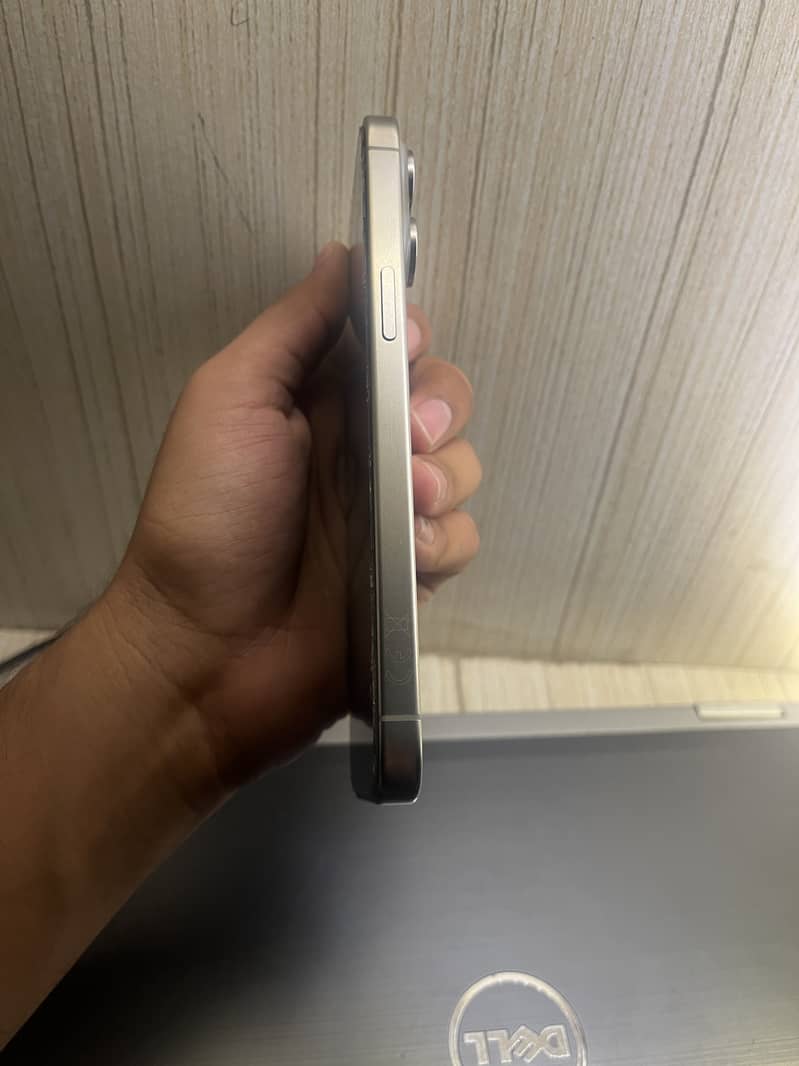 Apple iPhone 15 Pro Max 5
