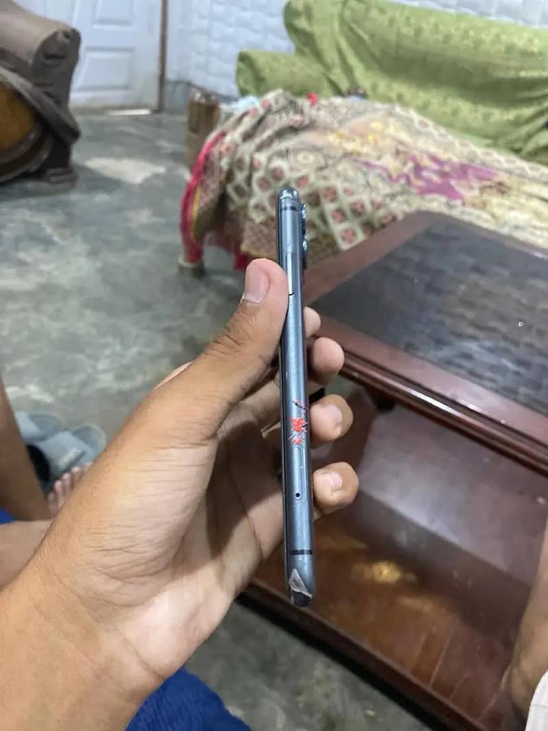 Apple iPhone 11 5