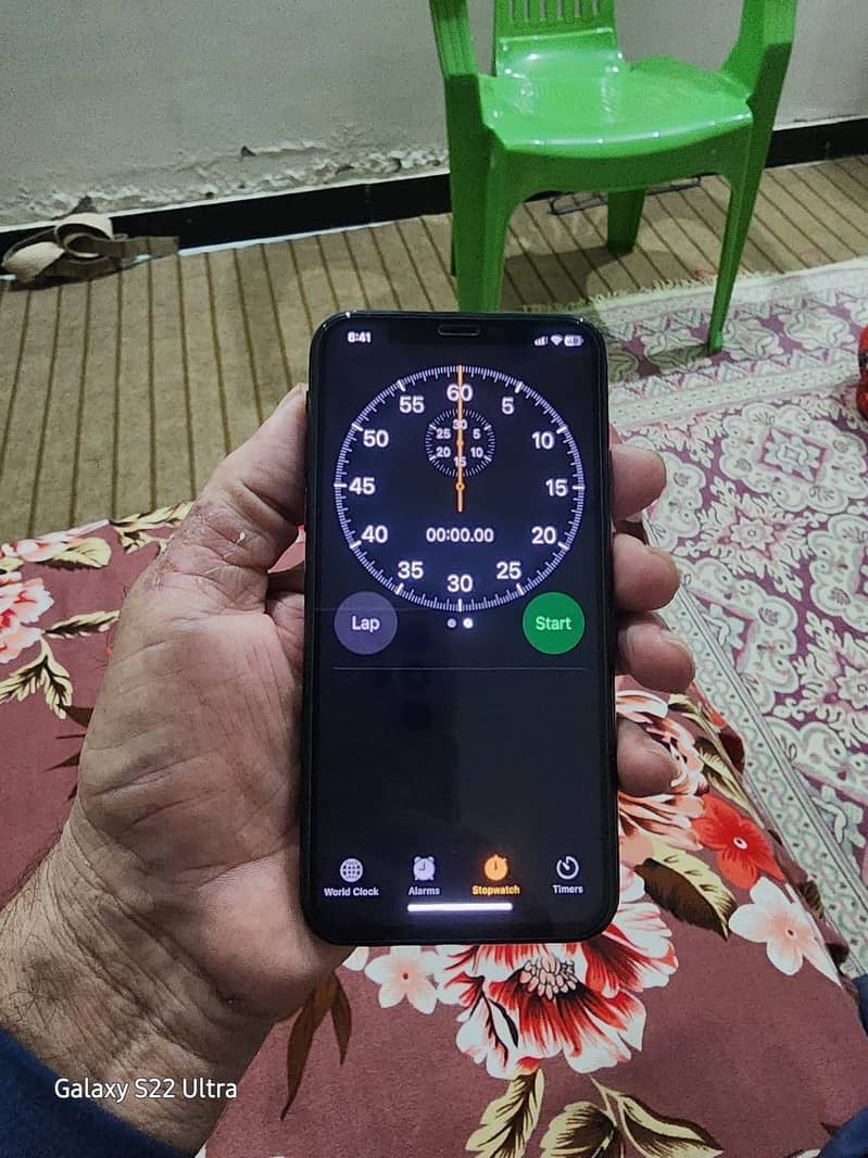 Apple iPhone XS 4