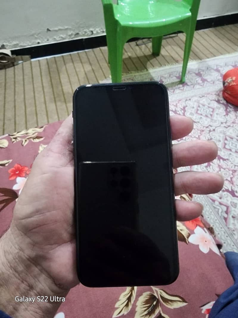 Apple iPhone XS 5