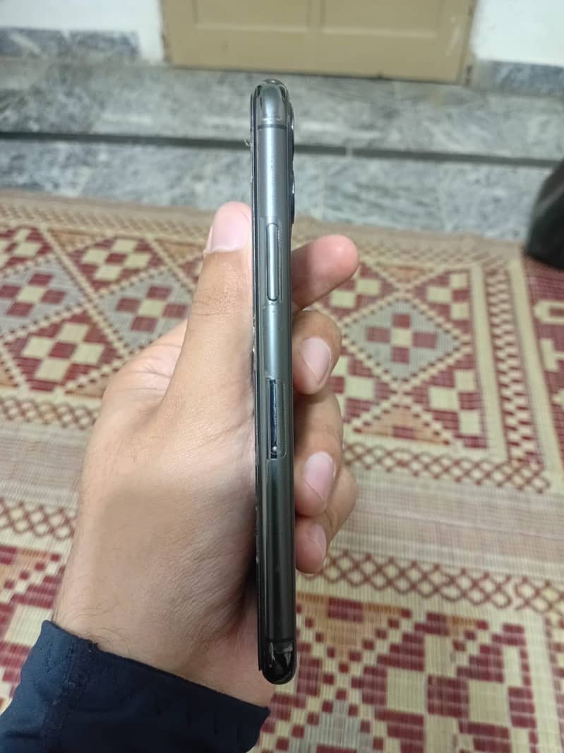 Apple iPhone 11 Pro 5