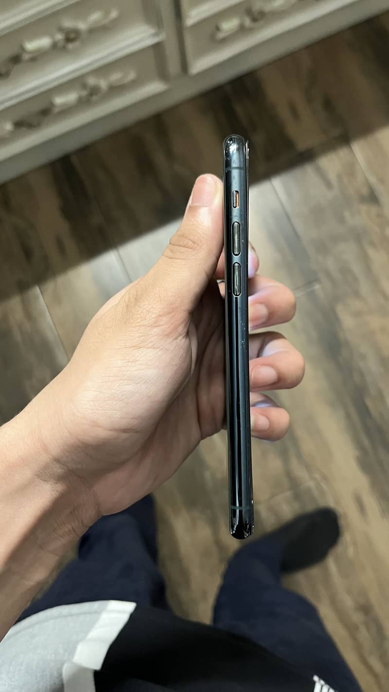 Apple iPhone 11 Pro 5