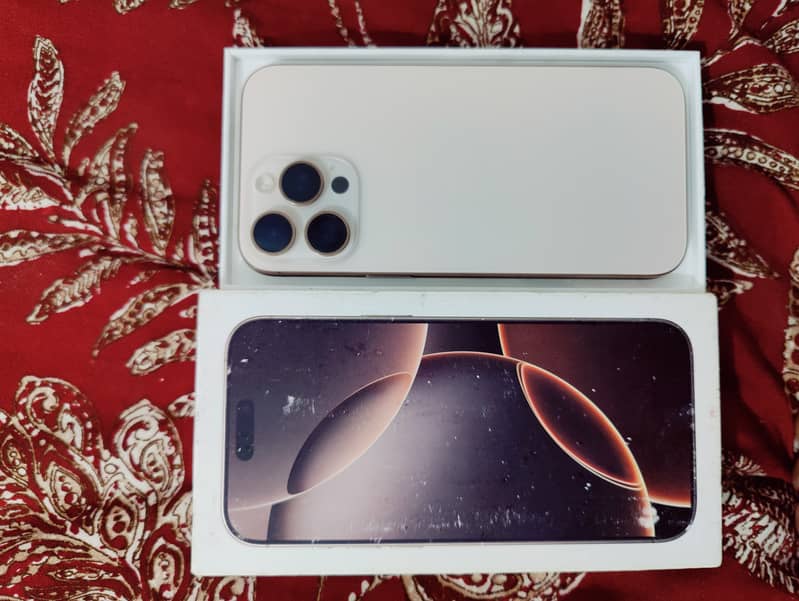 Apple iPhone 16 Pro Max 0