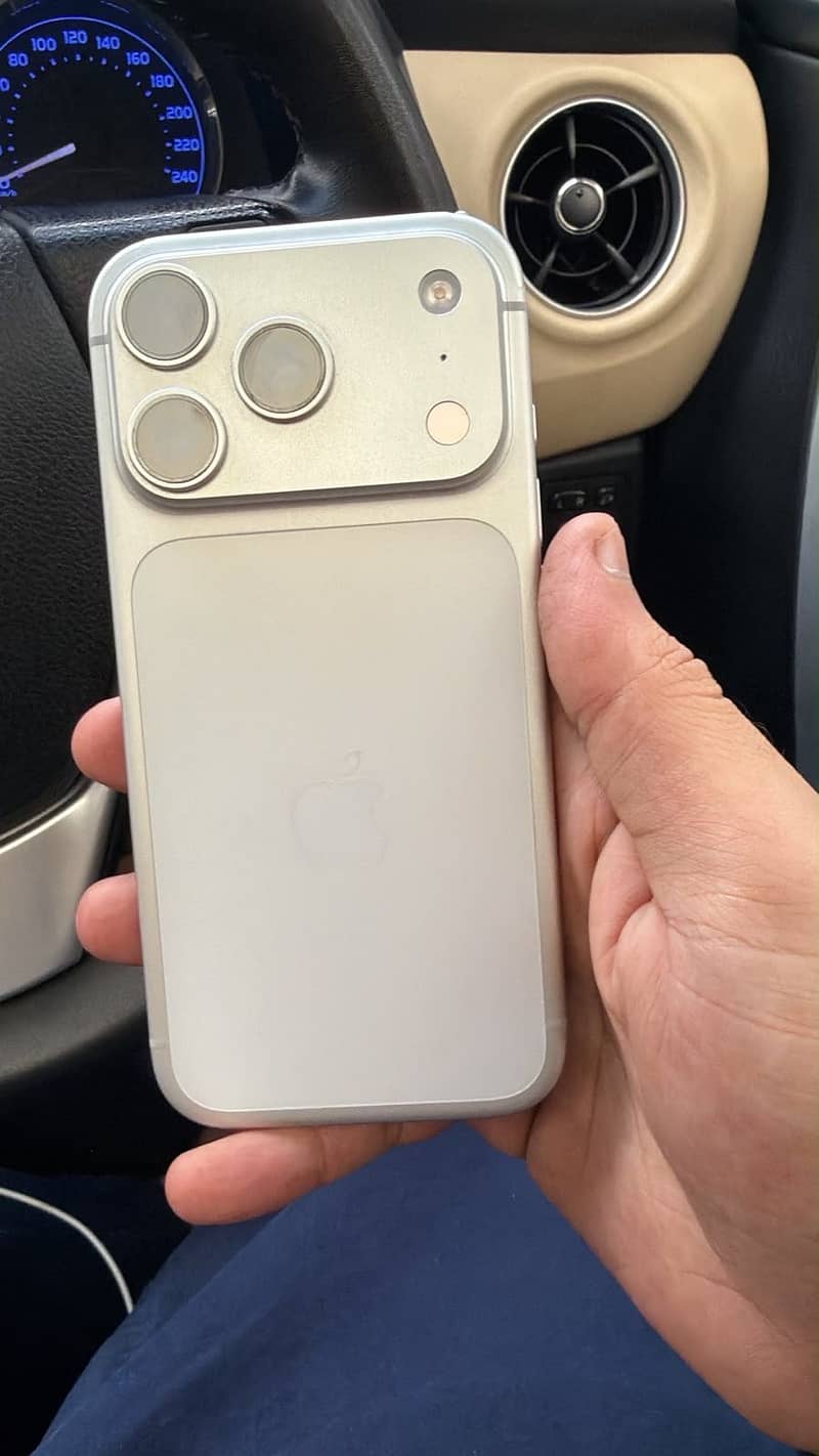 Apple iPhone 17 Pro 0