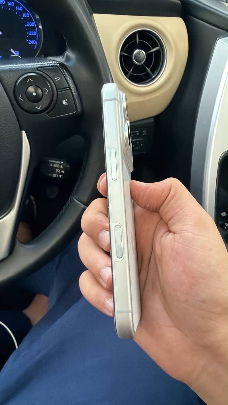 Apple iPhone 17 Pro 4