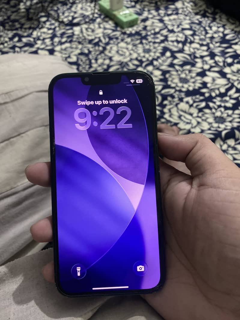Apple iPhone 13 2