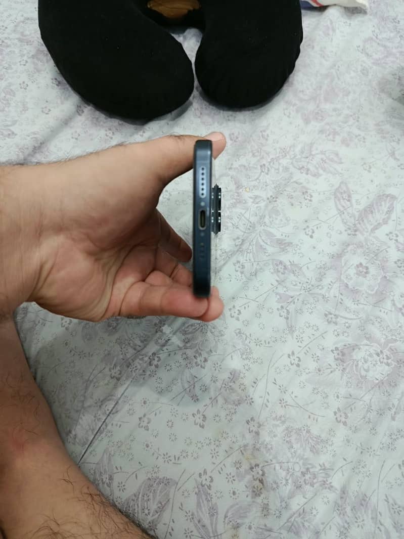 Apple iPhone 15 Pro Max 4