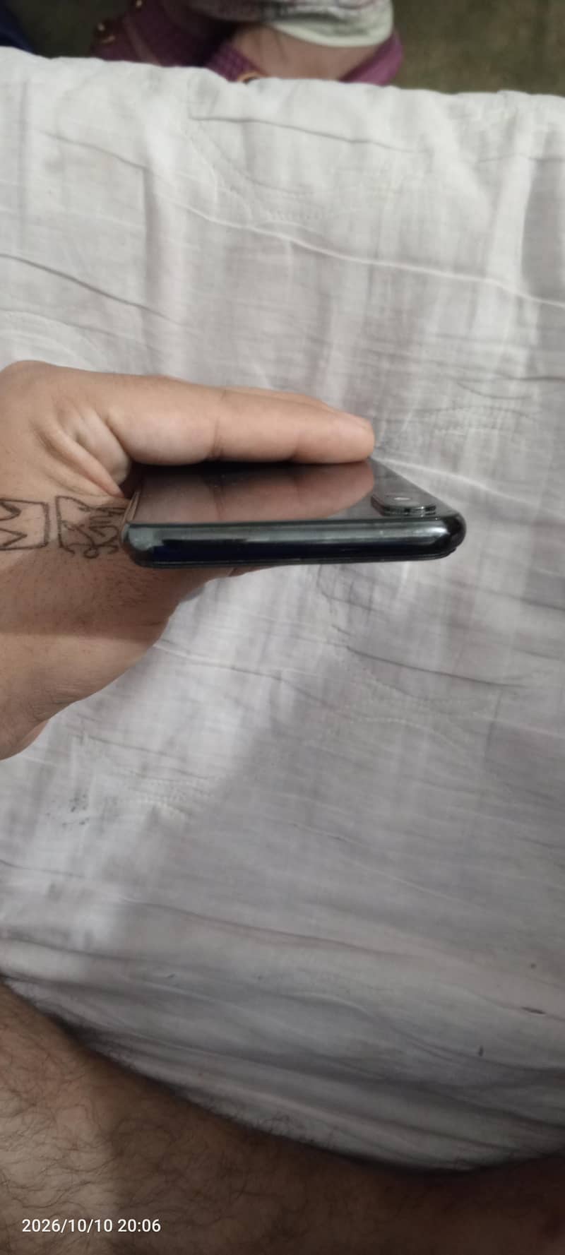 Apple iPhone X 4
