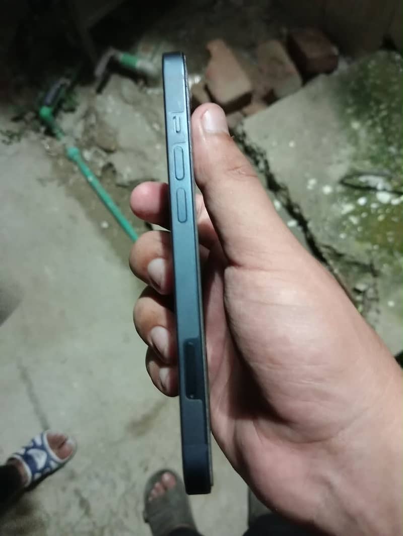 Apple iPhone 13 1