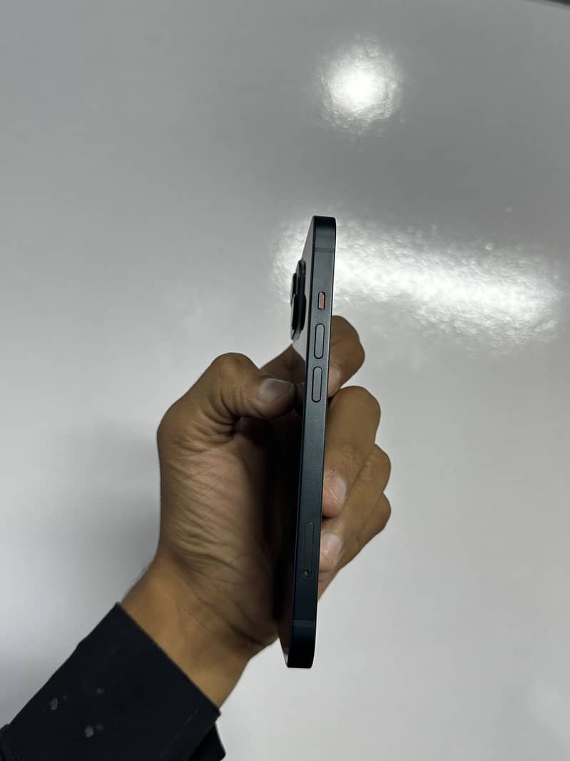 Apple iPhone 13 1