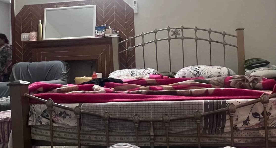 used iron bed set 1