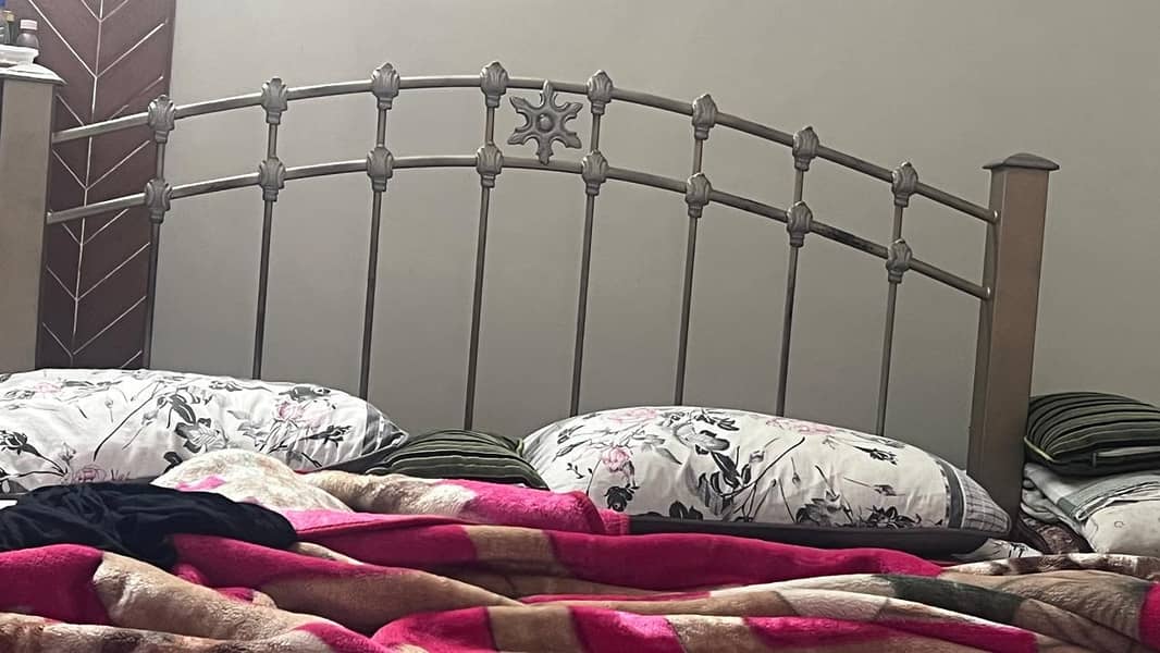 used iron bed set 4