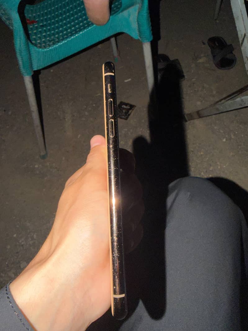 Apple iPhone 11 Pro Max 1