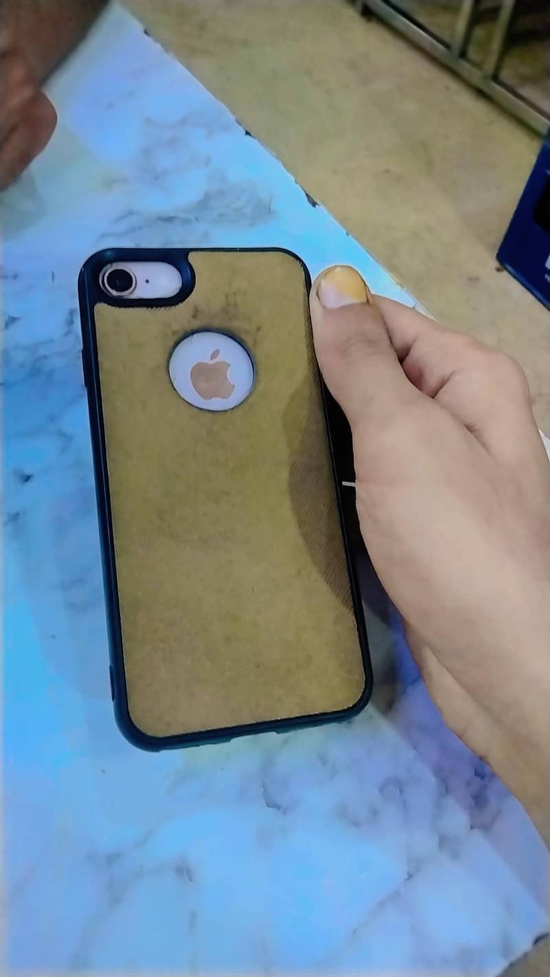 Apple iPhone 8 6